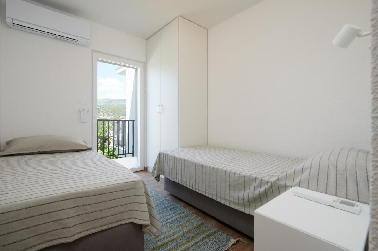 Nela & Sara - 2 Apartments With Heated Swimming Pool Сегет-Враниця Екстер'єр фото